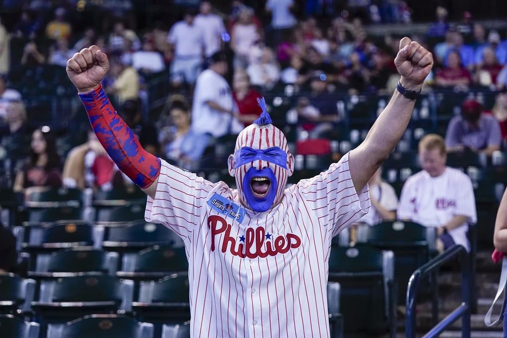 Phillies fans turn Citizens Bank Park into ‘4 hours of hell’ during Red ...